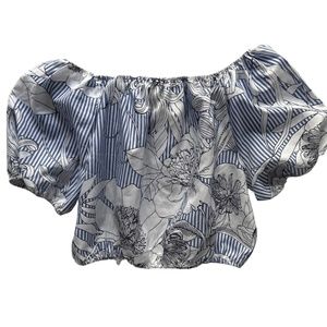 off the shoulder cropped printed floral shirt size XL